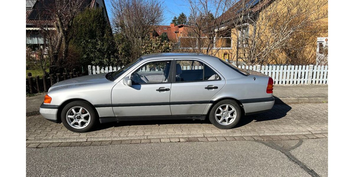 Mercedes-Benz C 180 194.000 km 2.750 &euro; Ratzeburg 23909