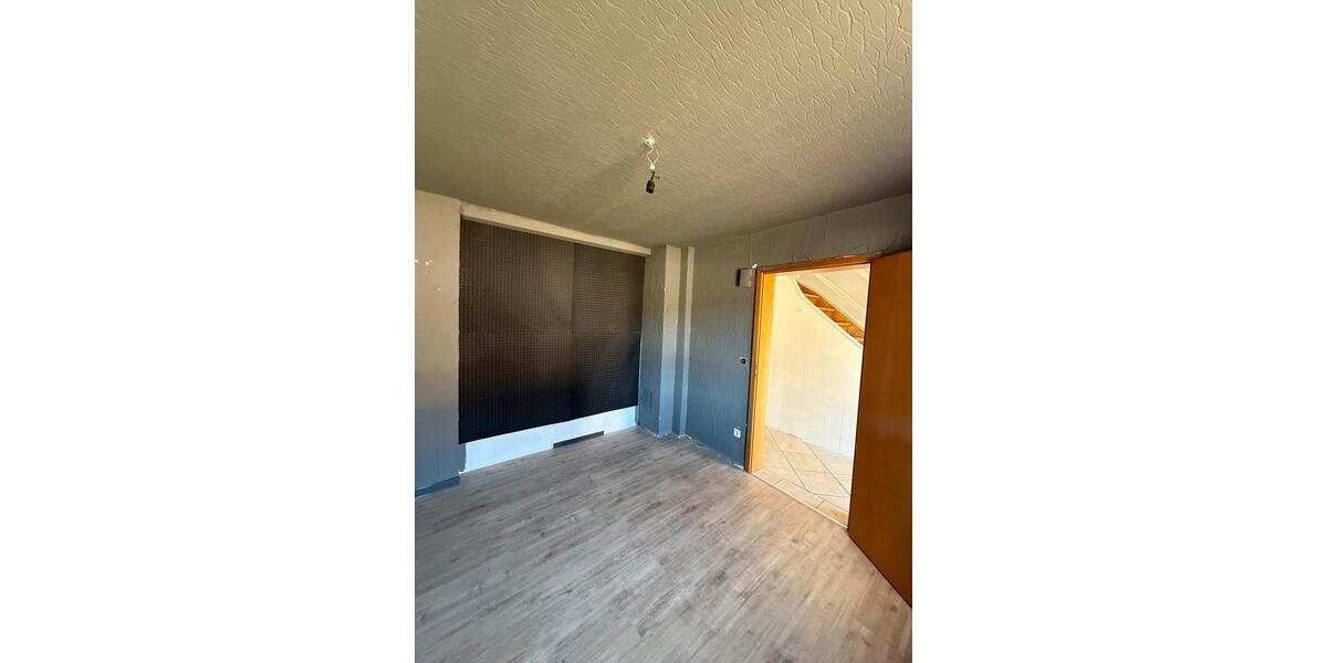 Doppelhaushälfte Schillingen - 4 Zimmer, 90 m&sup2;, 79.000&euro; | Angebot:27158224
