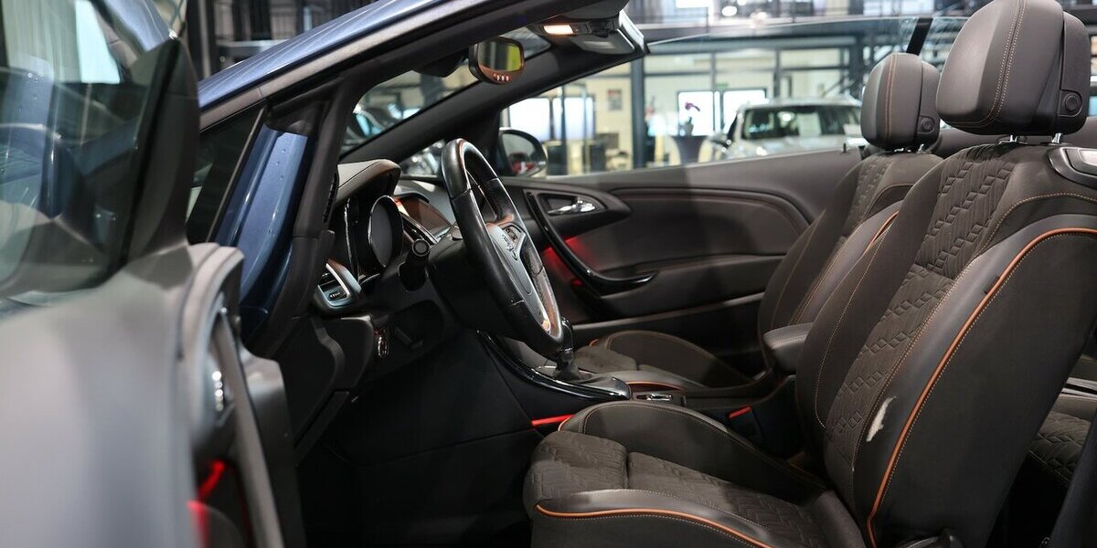 Opel Cascada 1.4 T EF INNOVATION XENON, LEDER, NAVI+ 113.000 km 11.444 &euro; Hamm 59077