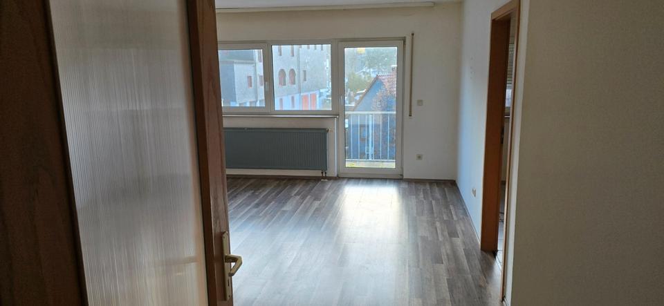 Dachgeschoßwohnung Zella-Mehlis Mehlis - 4 Zimmer, 121 m&sup2;, 690&euro; | Angebot:26566134