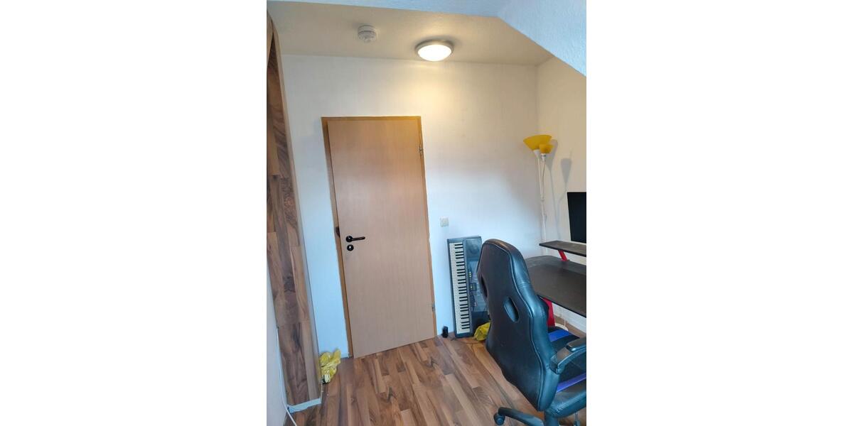 Etagenwohnung Oederan - 4 Zimmer, 90 m&sup2;, 450&euro; | Angebot:25993064