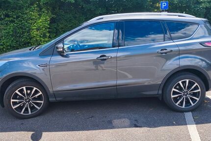 Ford Kuga 66.000 km 13.650 &euro; Emmendingen 79312