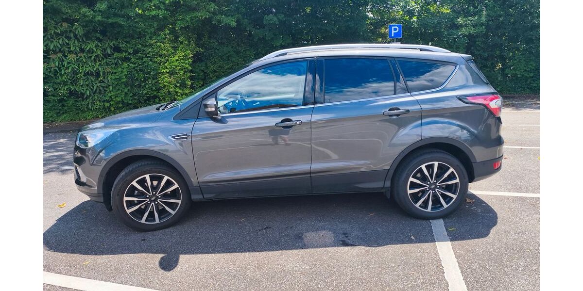 Ford Kuga 66.000 km 13.650 &euro; Emmendingen 79312