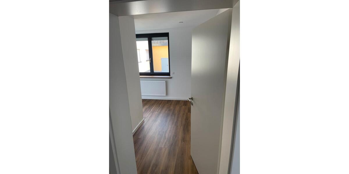 Erdgeschoßwohnung Walldürn - 3 Zimmer, 104 m&sup2;, 970&euro; | Angebot:26625817
