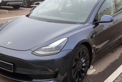 Tesla Model 3 109.908 km 24.450 &euro; Steinbach-Hallenberg OT Herges-Hallenberg 98587