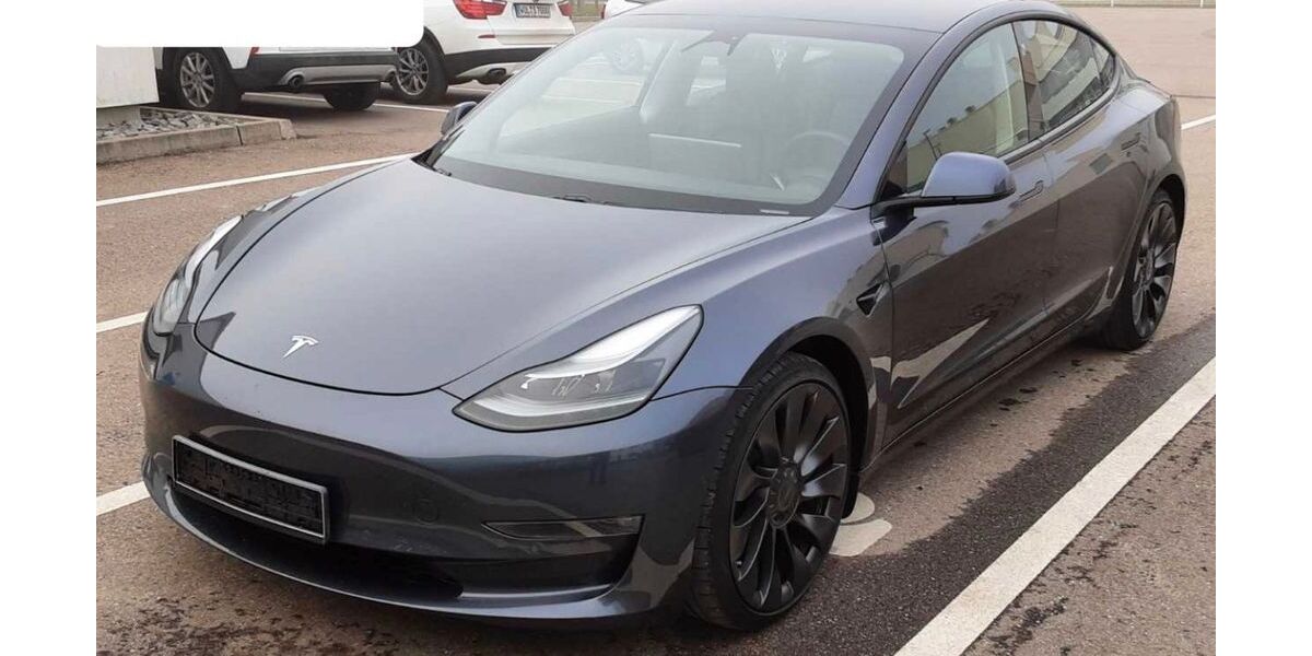 Tesla Model 3 109.908 km 24.450 &euro; Steinbach-Hallenberg OT Herges-Hallenberg 98587