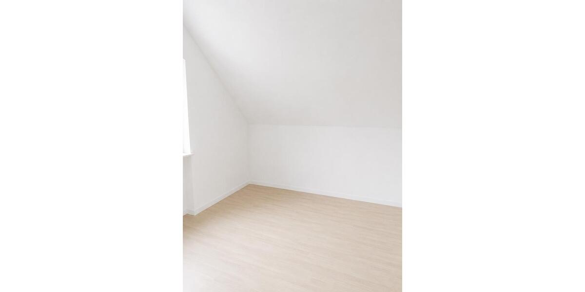 Dachgeschoßwohnung Vohenstrauß - 3 Zimmer, 80 m&sup2;, 750&euro; | Angebot:26573305