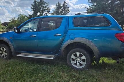 Mitsubishi L200 318.000 km 8.900 &euro; Tangerhütte 39517