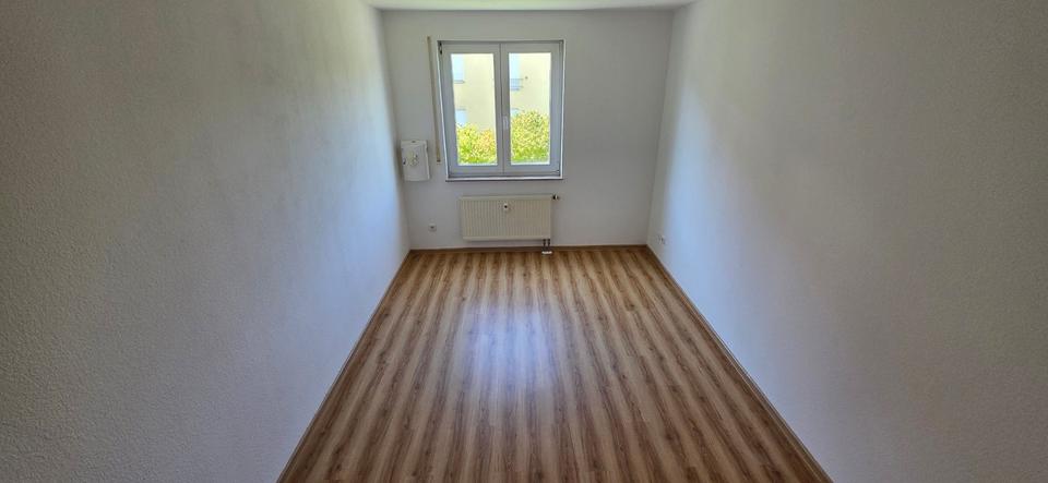 Etagenwohnung Schkeuditz - 3 Zimmer, 83 m&sup2;, 187.000&euro; | Angebot:27714165