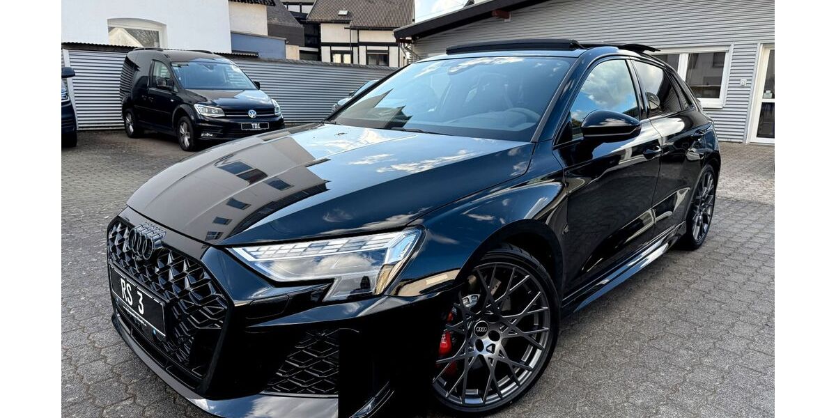 Audi RS3 2.100 km 68.900 € Wirges 56422
