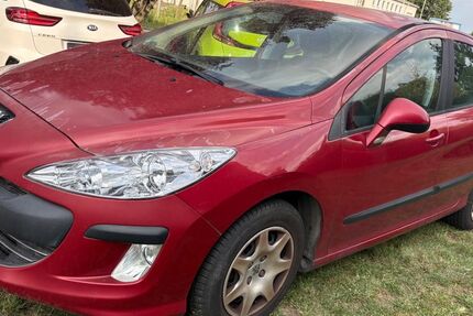 Peugeot 308 180.000 km 1.490 € Dresden 01139