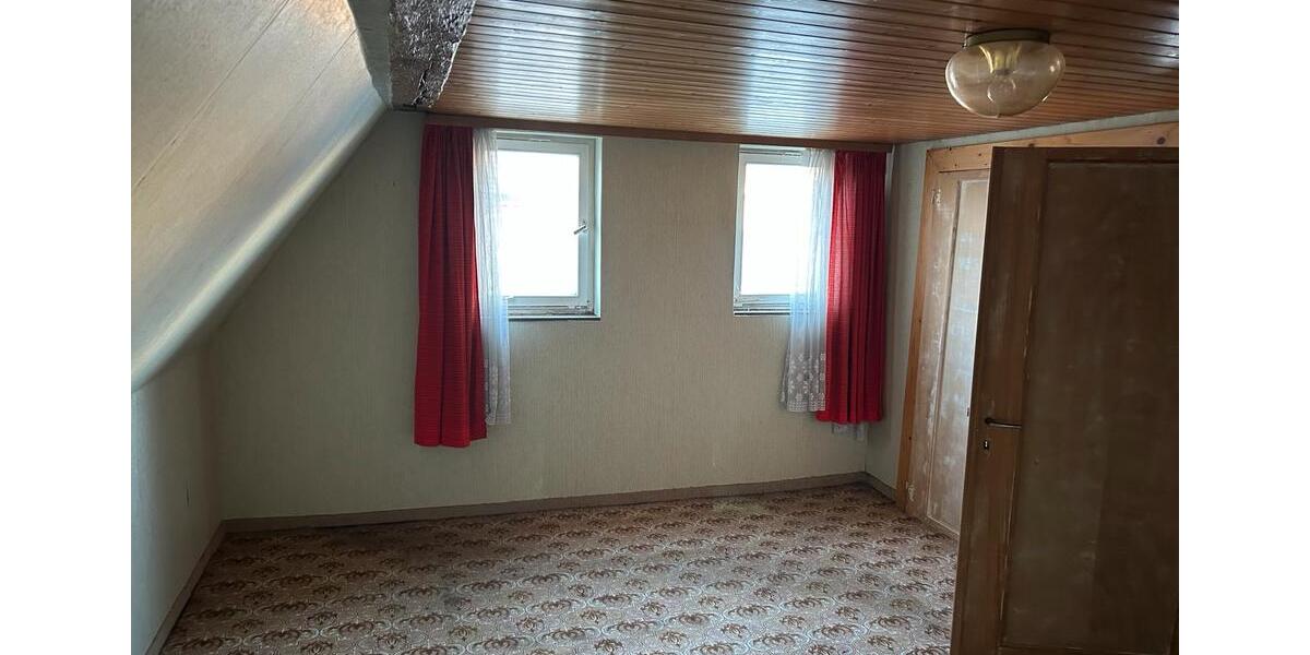 Einfamilienhaus Boxberg - 8 Zimmer, 182 m&sup2;, 89.000&euro; | Angebot:25612391