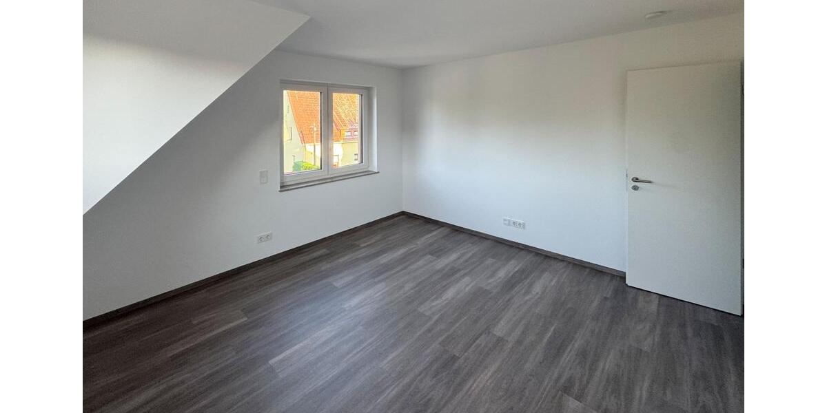 Doppelhaushälfte Klipphausen - 4 Zimmer, 148 m&sup2;, 2.150&euro; | Angebot:26495419