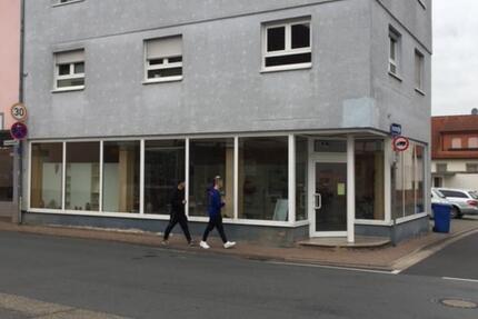 Mehrfamilienhaus mit Gewerbefläche im Zentrum von Freigericht 12 zimmer