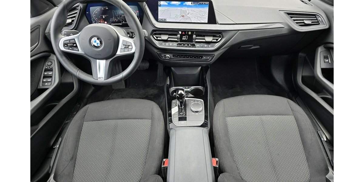 BMW 118i ADVANTAGE/VIRTUAL/NAVI//SITZHEIZUNG/1.HAND 28.344 km 24.900 &euro; Villingen-Schwenningen 78054