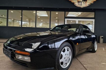 Porsche 944