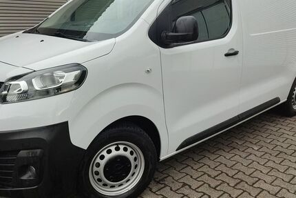 Opel Vivaro 12.732 km 24.780 € Brandenburg an der Havel 14772