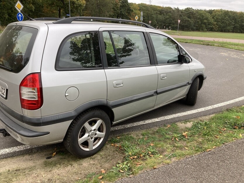 Opel Zafira A 175.300 km 3.800 € Dessau-Roßlau 06844