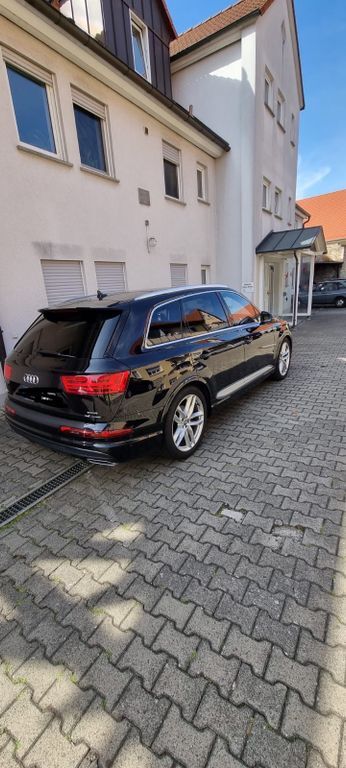 Q7