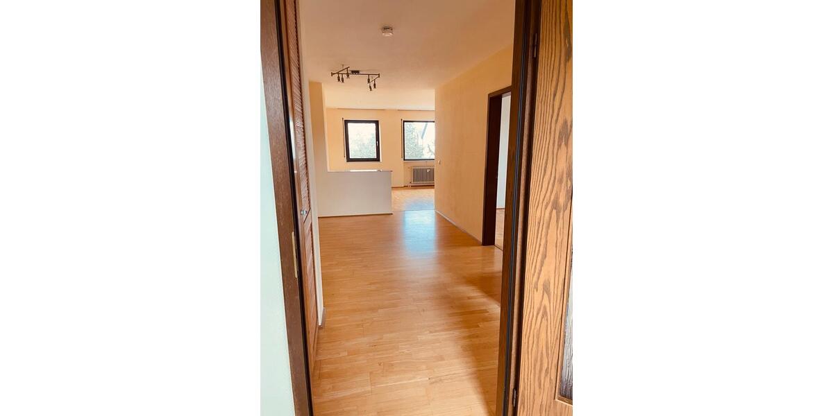 Etagenwohnung Sennfeld - 3.5 Zimmer, 85 m&sup2;, 208.000&euro; | Angebot:26403428
