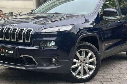 Jeep Cherokee 157.500 km 10.499 &euro; München 81677