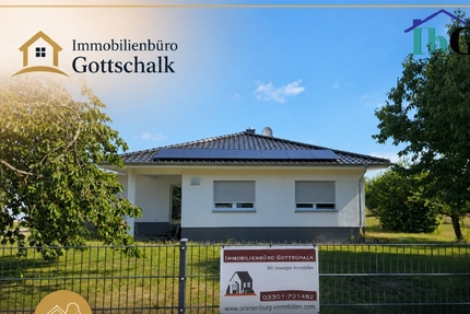 Ländliche Ruhe trifft moderneTechnik- Energiesparender Neubau-Bungalow - Haus Falkenberg | Angebot:26785333