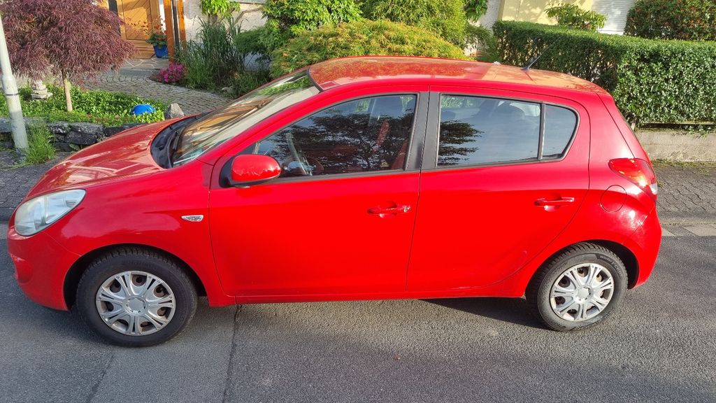 Hyundai i20 115.000 km 2.400 &euro; Usingen 61250