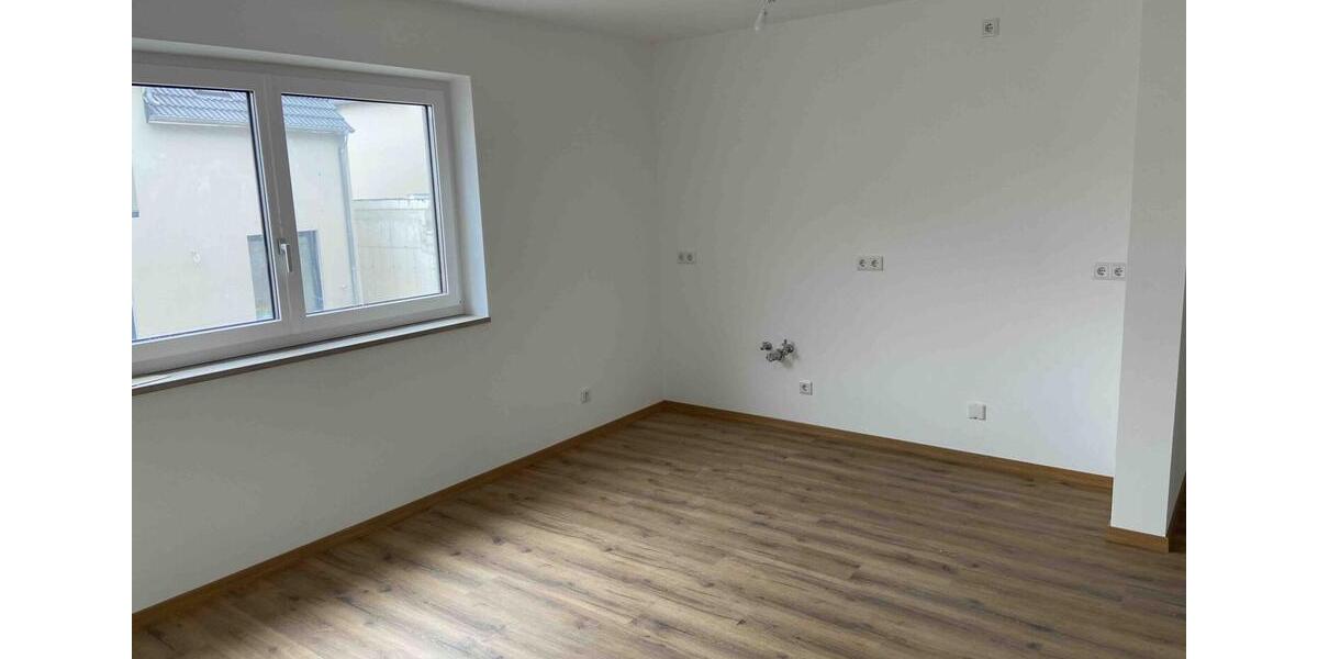 Erdgeschoßwohnung Pförring - 3 Zimmer, 98 m&sup2;, 1.070&euro; | Angebot:26251914