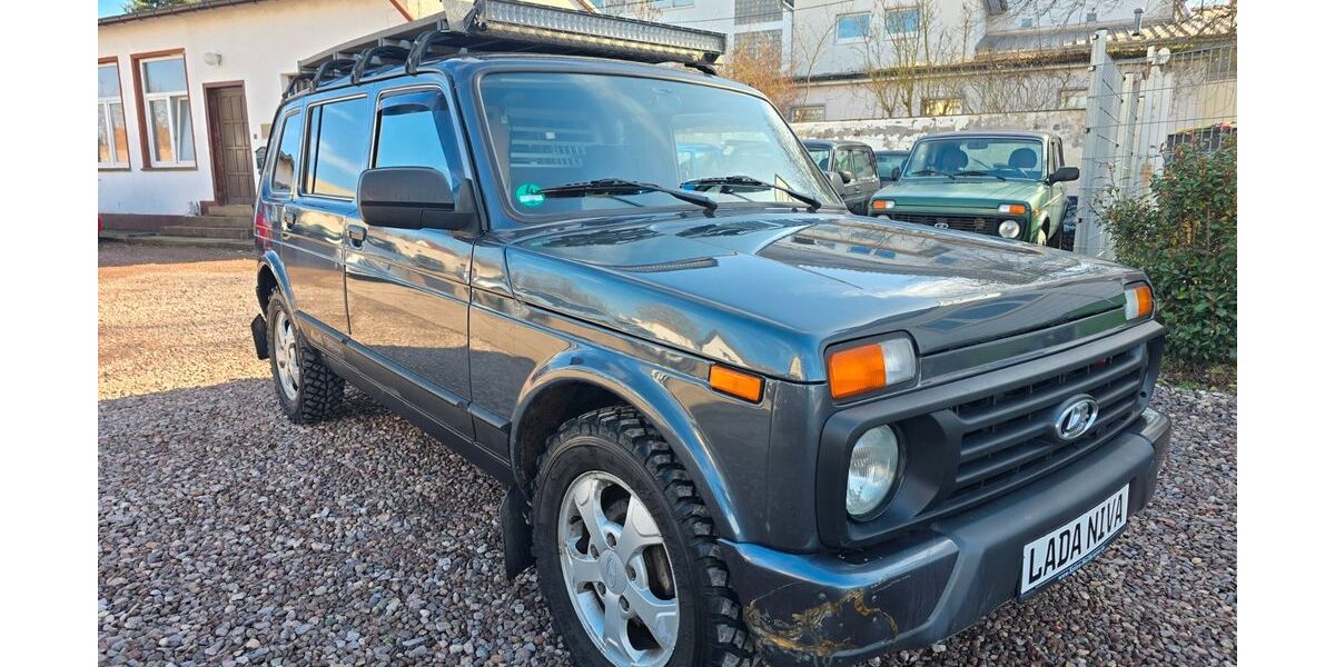 Lada Taiga 110.000 km 10.999 &euro; Waltershausen 99880