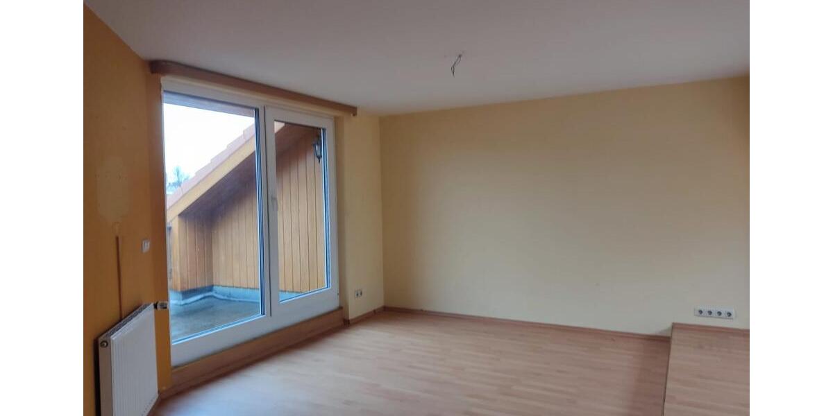 Mehrfamilienhaus, Wohnhaus Werdau - 8 Zimmer, 200 m&sup2;, 125.000&euro; | Angebot:26962795