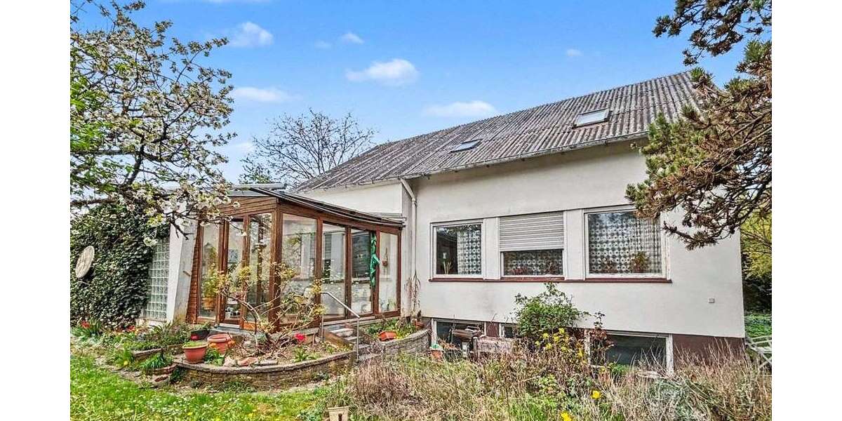 Einfamilienhaus Neutraubling - 9 Zimmer, 240 m&sup2;, 560.000&euro; | Angebot:26470515