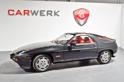 Porsche 928