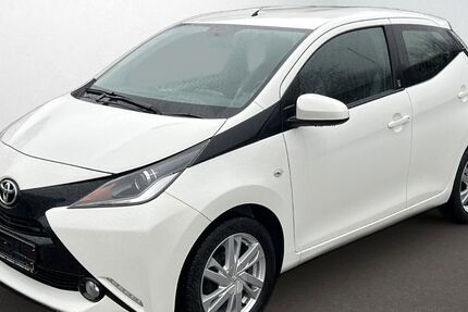 Toyota Aygo (X) 53.000 km 8.790 &euro; Bretten-Neibsheim 75015