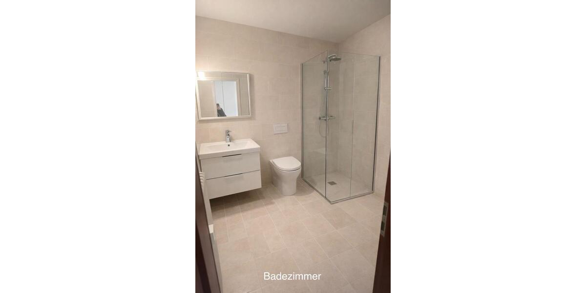 Etagenwohnung Burghausen - 3.5 Zimmer, 82 m&sup2;, 1.100&euro; | Angebot:25637997