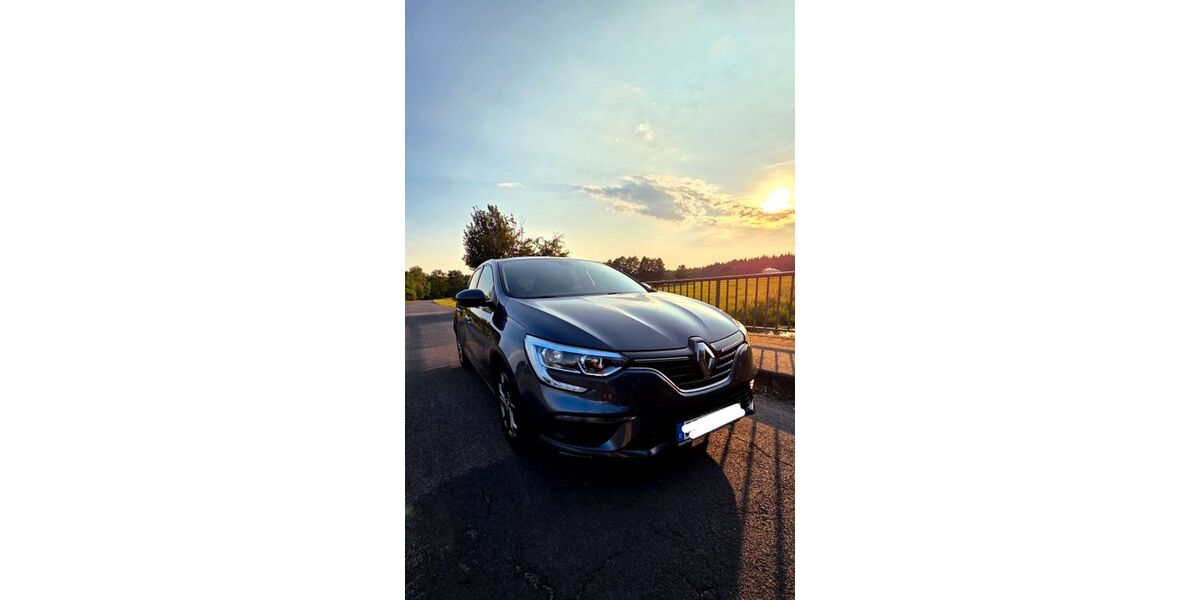 Renault Megane 102.000 km 8.300 &euro; Sassenburg 38524
