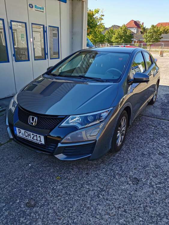 Honda Civic 82.600 km 8.950 € Berlin 12557