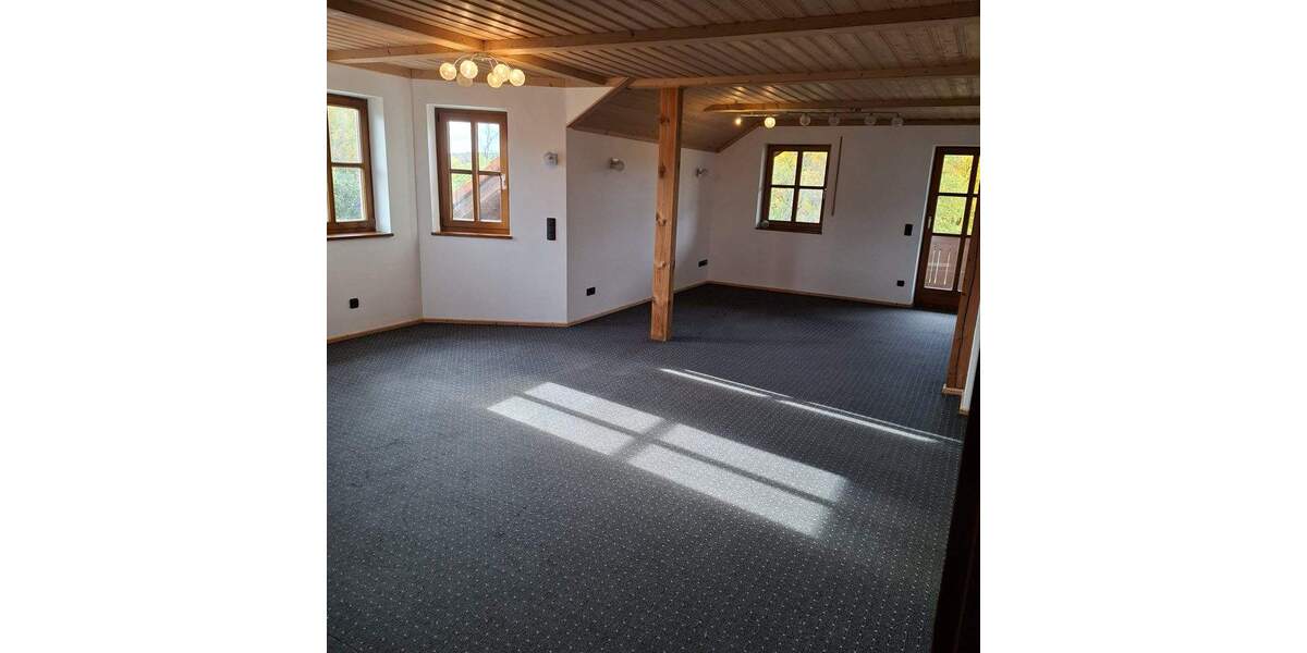 Etagenwohnung Baunach - 3 Zimmer, 105 m&sup2;, 800&euro; | Angebot:23948057