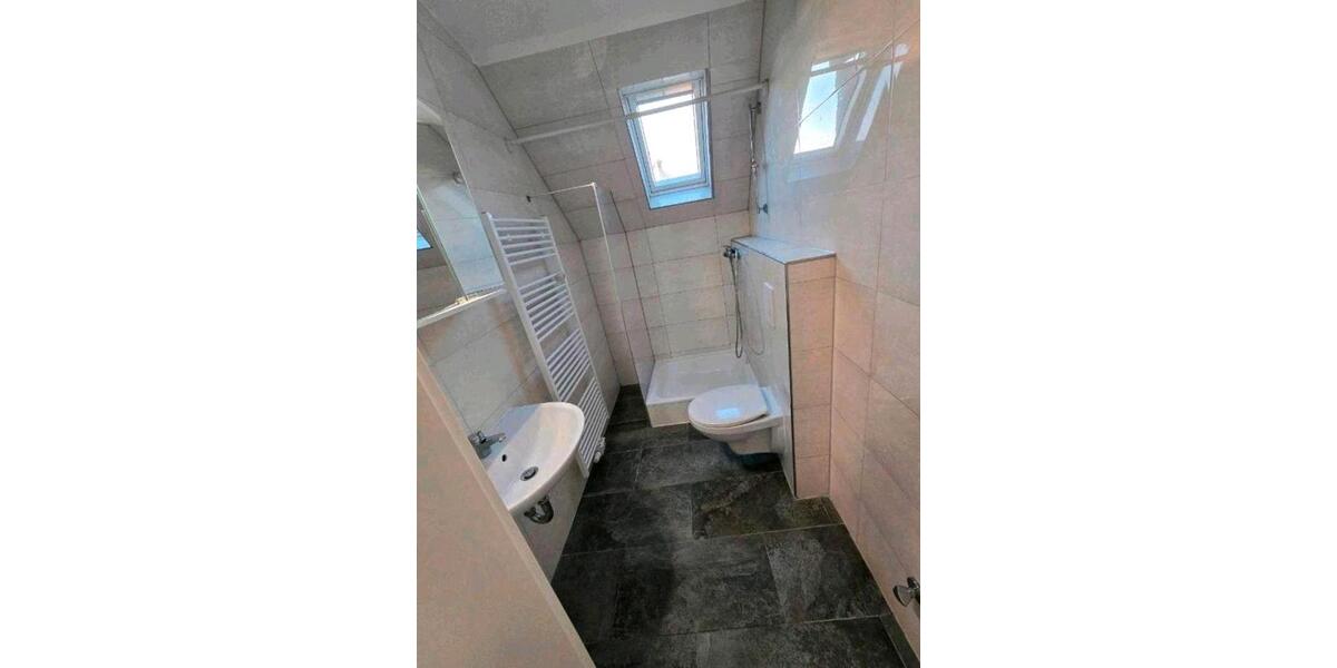 Dachgeschoßwohnung Völklingen - 4 Zimmer, 70 m&sup2;, 600&euro; | Angebot:26635845