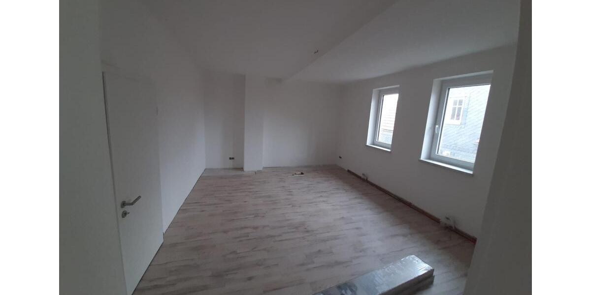 Dachgeschoßwohnung Schleusingen - 3 Zimmer, 78 m&sup2;, 580&euro; | Angebot:25810237