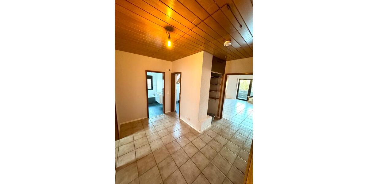 Dachgeschoßwohnung Ketsch - 3 Zimmer, 92 m&sup2;, 1.050&euro; | Angebot:25958690