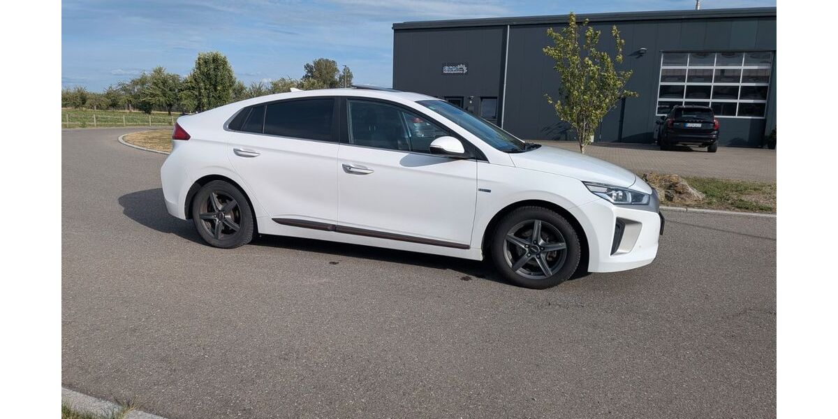 Hyundai IONIQ 186.000 km 9.999 &euro; Ebenweiler 88370