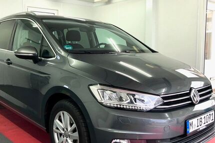 VW Touran 81.300 km 25.850 &euro; München 81825