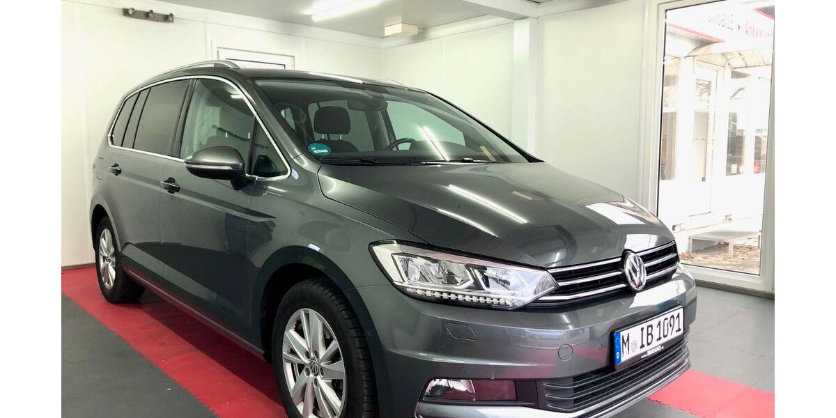 VW Touran 81.300 km 25.850 &euro; München 81825