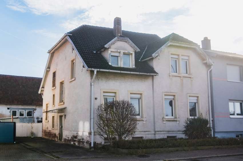 Einfamilienhaus Bad Schönborn / Bad Langenbrücken Bad Langenbrücken - 7 Zimmer, 165 m&sup2;, 280.000&euro; | Angebot:26004404