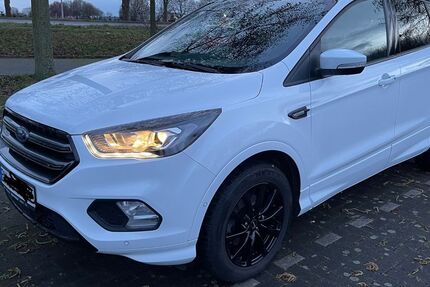 Ford Kuga 98.000 km 11.999 € Kerpen 50169