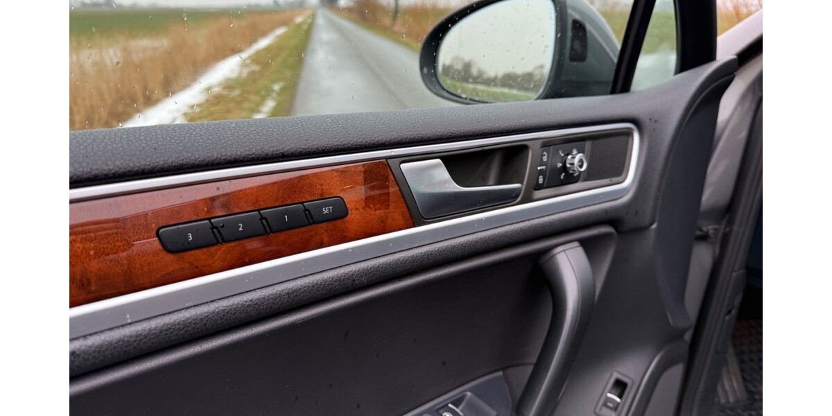 VW Touareg 168.000 km 17.999 &euro; Oldenswort 25870