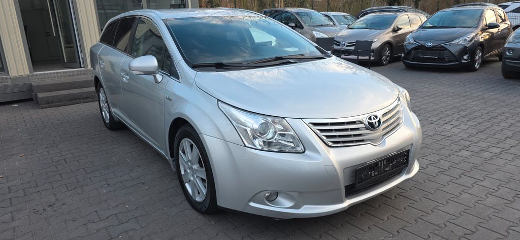 Toyota Avensis 75.057 km 7.999 &euro; Berlin 13581