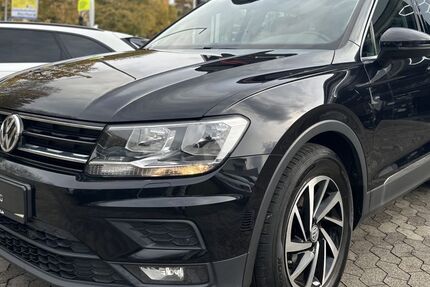 VW Tiguan 123.000 km 17.890 € Bad Salzuflen 32105