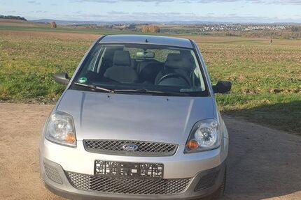 Ford Fiesta 143.320 km 2.600 &euro; Huenfelden 65597
