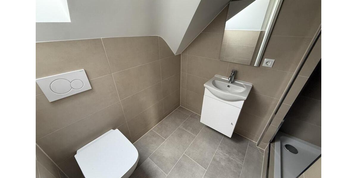 Maisonettenwohnung Bergisch Gladbach Gronau - 5 Zimmer, 135 m&sup2;, 1.700&euro; | Angebot:24662303